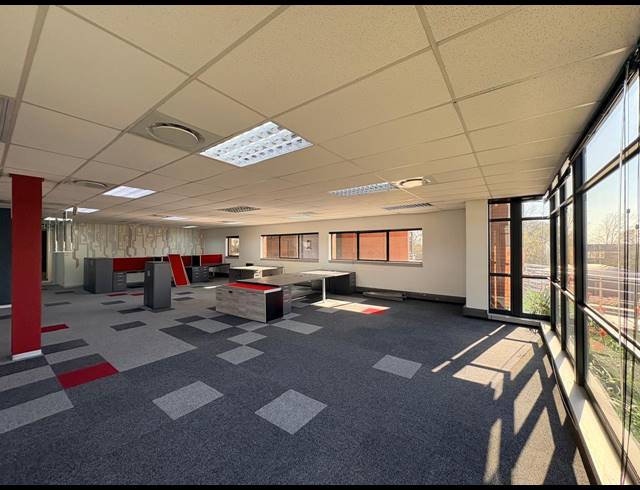 354M² OFFICE TO LET IN MIDRIDGE PARK